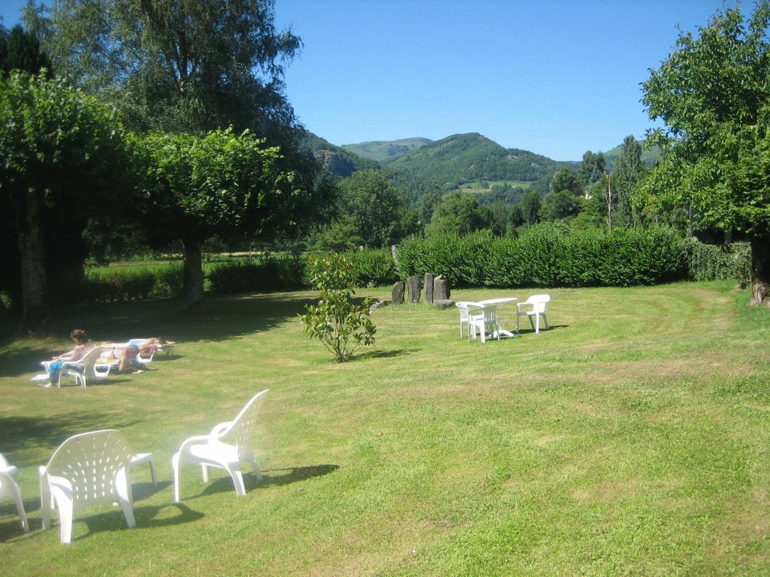 Hotel Et Residence Des Bains Vic-sur-Cere Exterior photo